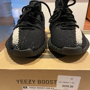 Limited yeezy 350 v2 sneakers